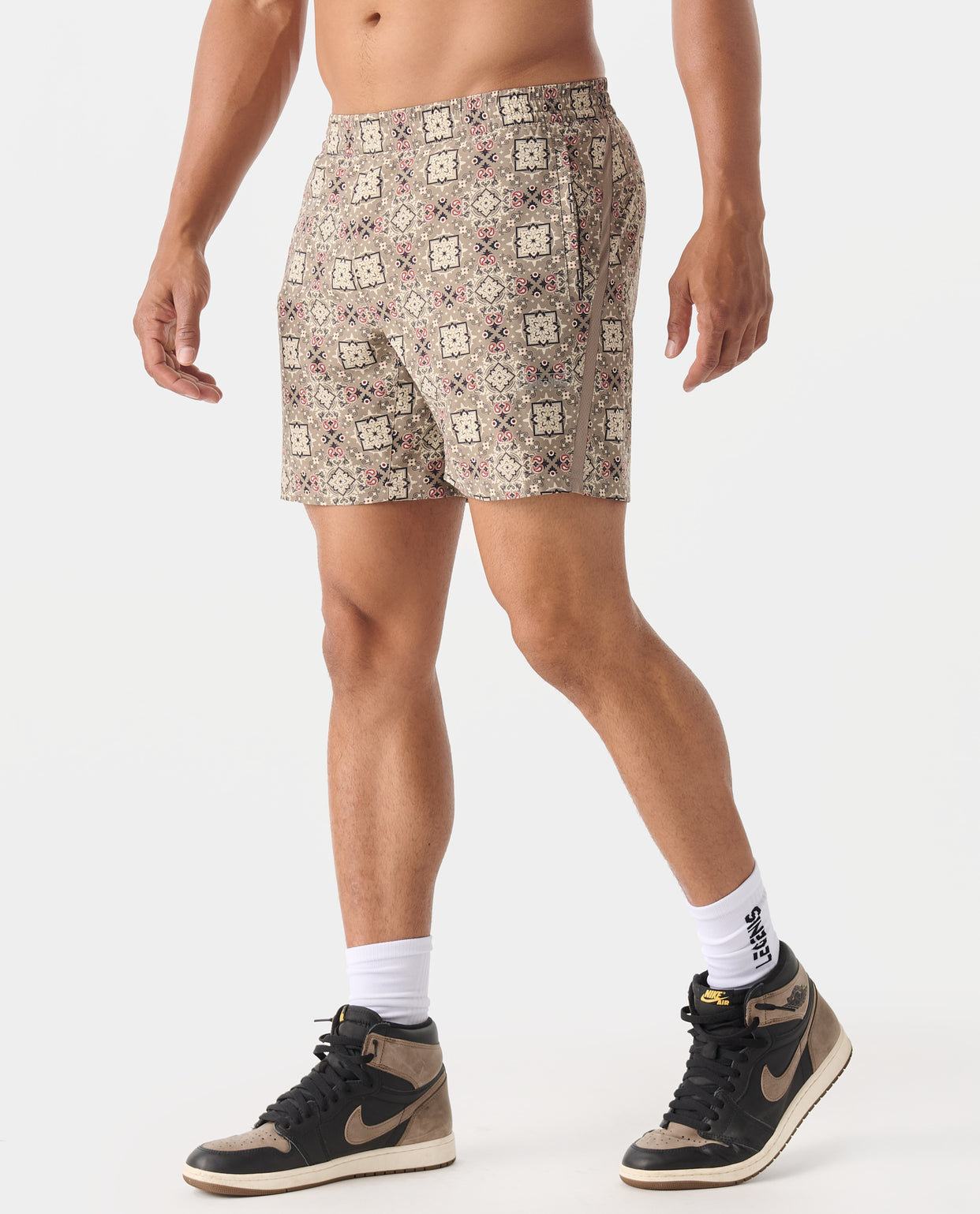 Bishop Short Micro Paisley Taupe